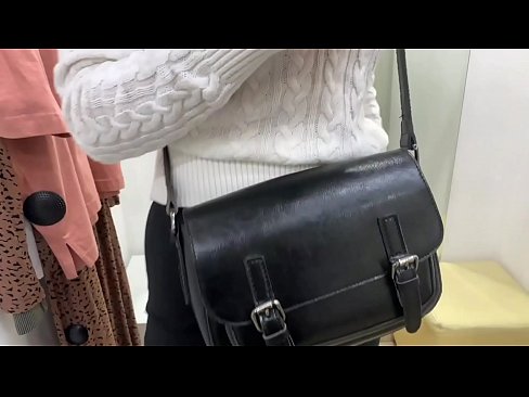 ❤️ Nuoren nartun FeralBerryn julkinen itsetyydytys dildolla sovituskopissa ❤️ Porno at fi.3dhentaix.ru ❤