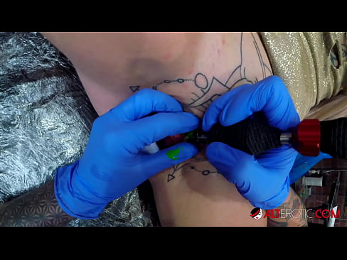 ❤️ Äärimmäisen tatuoitu hottie Sully Savage sai tatuoinnin klitorikseen ❤️ Porno at fi.3dhentaix.ru ❤